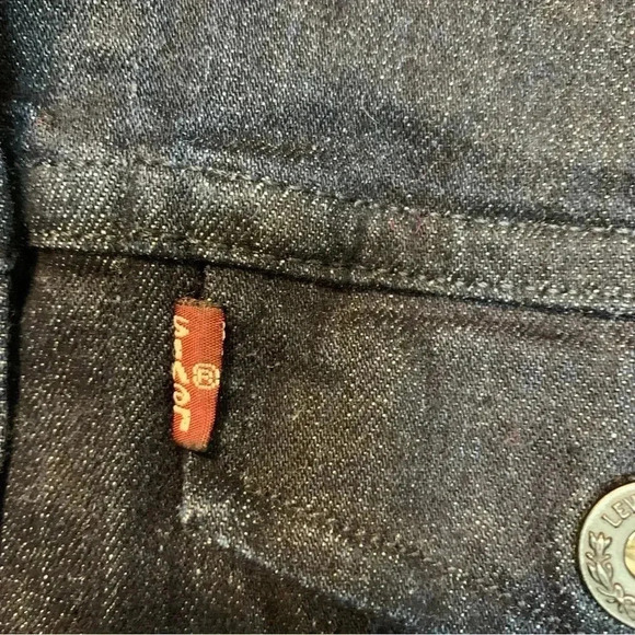 Levi’s dark washed denim jean jacket - Picture 2 of 7